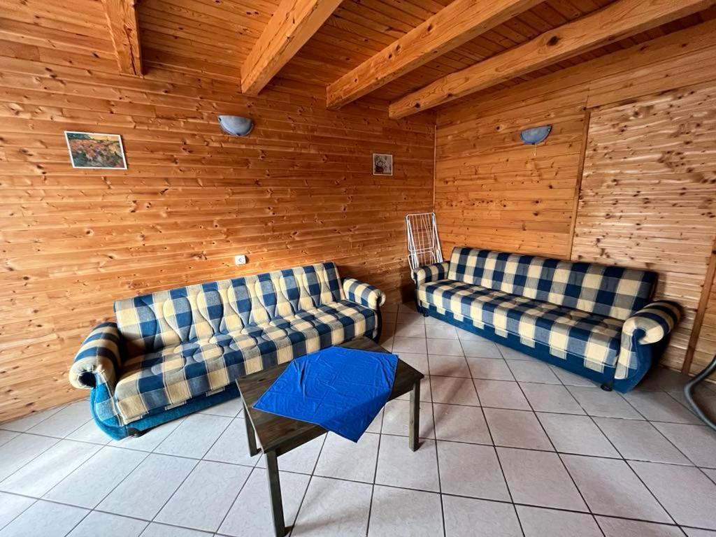 Almos Apartman Balatonfenyves Zewnętrze zdjęcie