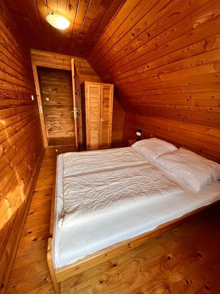 Almos Apartman Balatonfenyves Zewnętrze zdjęcie
