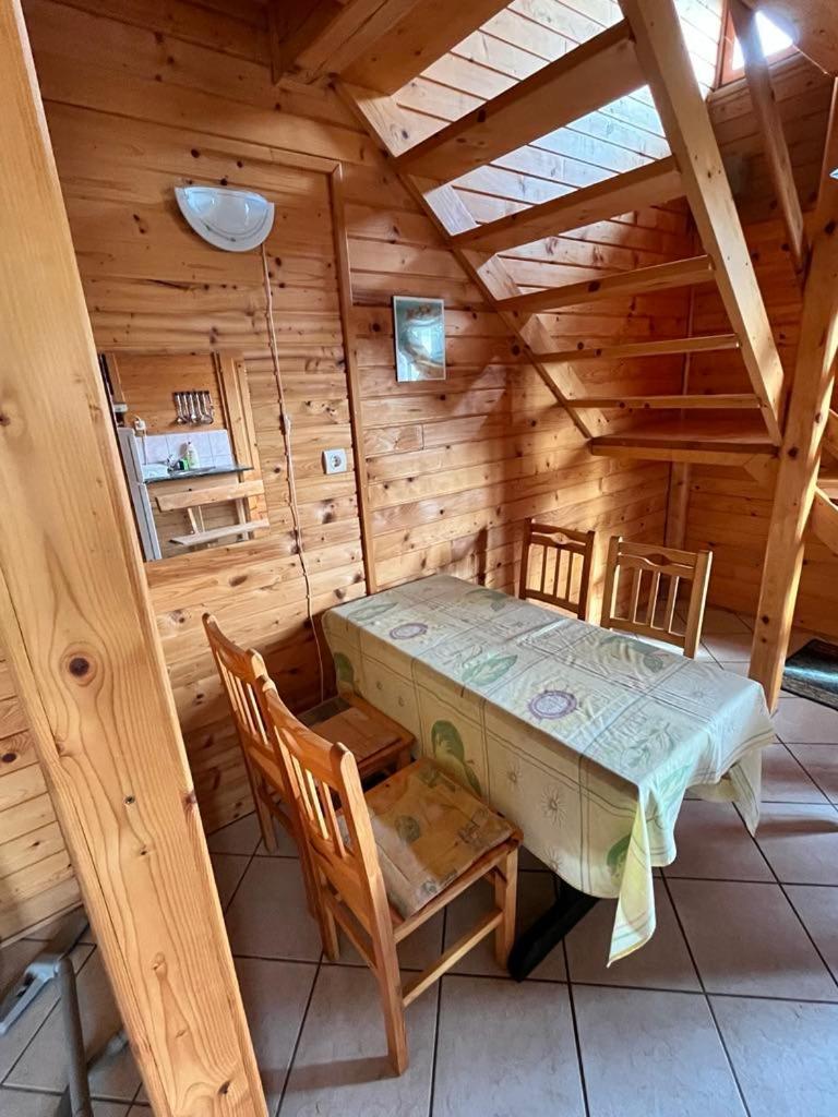 Almos Apartman Balatonfenyves Zewnętrze zdjęcie
